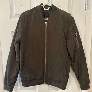 FOREVER21 Dark Olive Green Bomber Jacket Men’s Size M.